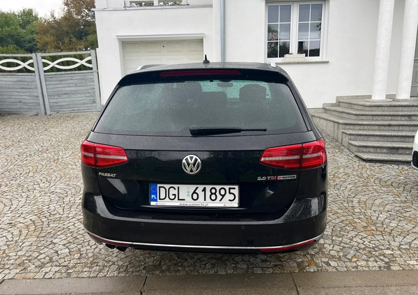 Volkswagen Passat cena 73500 przebieg: 197634, rok produkcji 2016 z Głogów małe 277